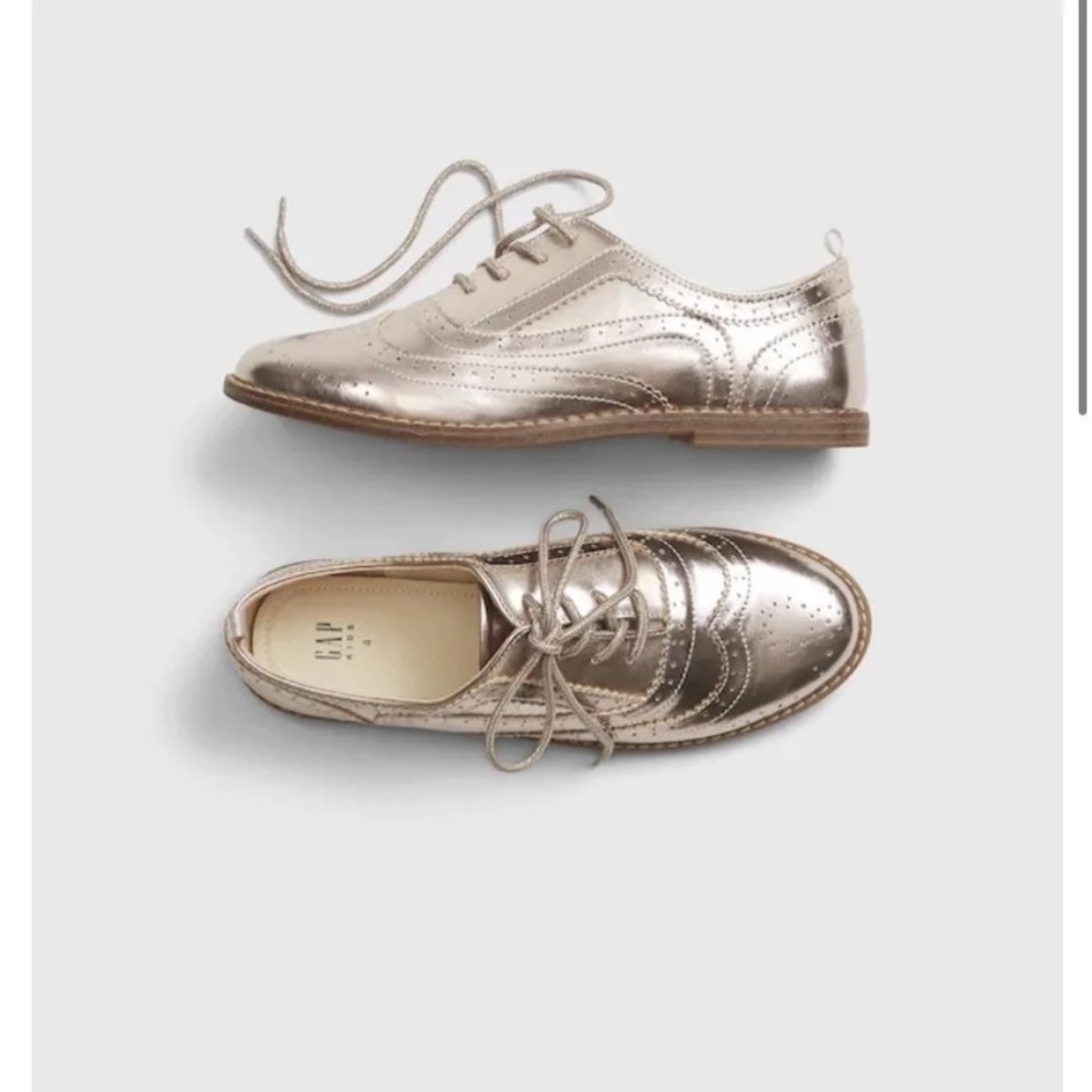 NWOT Kids Metallic Oxford Shoes sz 5